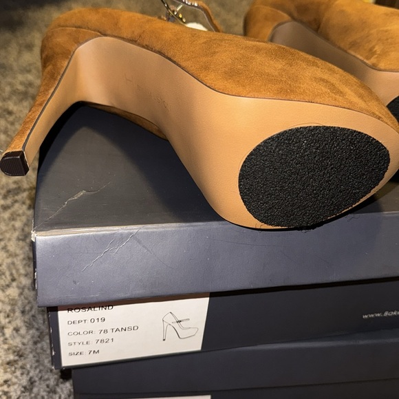 Tan high heels - Picture 3 of 6